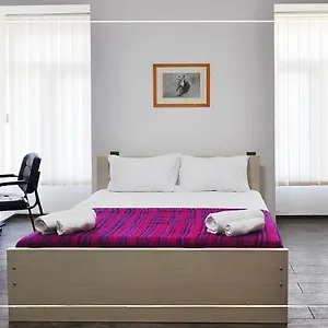 https://deluxe-apartment-tbilisi.alltbilisihotels.com